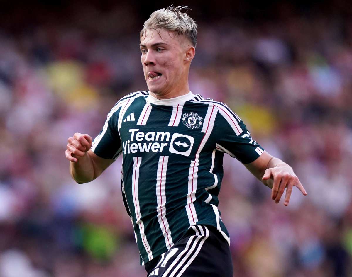 Rasmus Hojlund pictured running during his Premier League debut for Manchester United in September 2023